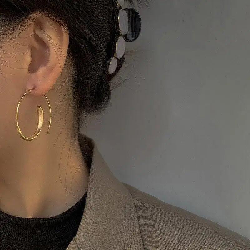 New Simple Round Circle Hoop Earrings Plated Gold Earrings For Women And Girls Fancy And Trendy Party Wear Jewelry