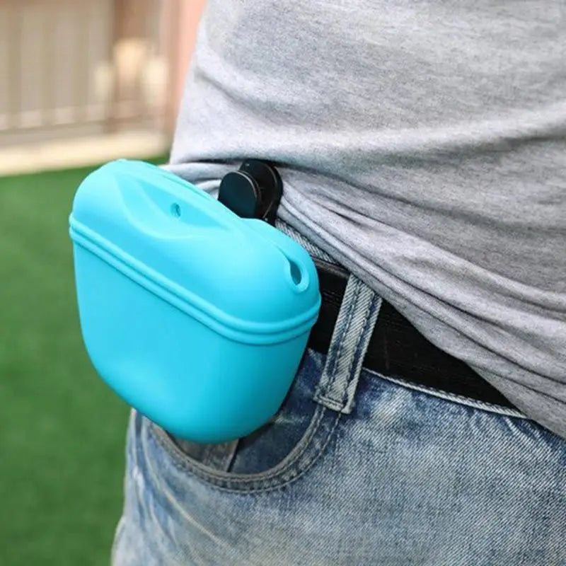 Portable Dog Training Treat Pouch Substantial Clip Cool Outdoor Feed Storage Pouch Waist Bags For Pets - STEVVEX Pet - 727, dog training feed bags, dogs food pouch, dogs treat bag, feed storage pouch, food reward waist bags, outdoor dog treat bag, outdoor feed pouch, pet feed bag, pet feed pouch, pet feed storage pouch, pet treat pouch, pets feed storage pouch, silicone dog treat bag, silicone dog treat pouch, training treat pouch, treat bag for dogs, treat pouch for dogs, waist bags for dogs - Stevvex.com