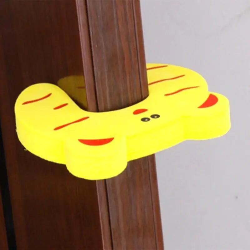 Protection Baby Safety Cute Animal Security Door Stopper Baby Card Lock Newborn Care Child Finger Protector - STEVVEX Baby - baby, baby cabinet locks, baby care products, baby items, baby locks, baby safety, baby safety products, infant safety products, infants safety, kids, kids safety products, newborn care, toddlers safety lock, toddlers products - Stevvex.com