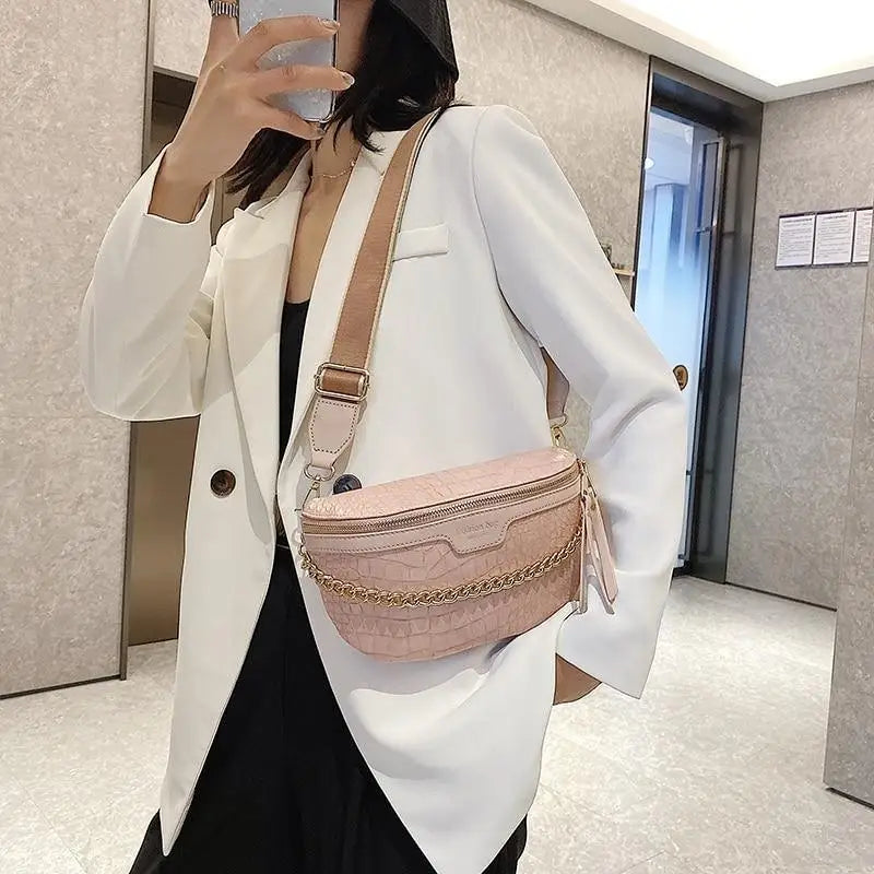 Retro Waist Bag PU Leather Fanny Pack Purse Leather with Gold Chain Strap Stylish New Design Waist Pack Women Belt Bag