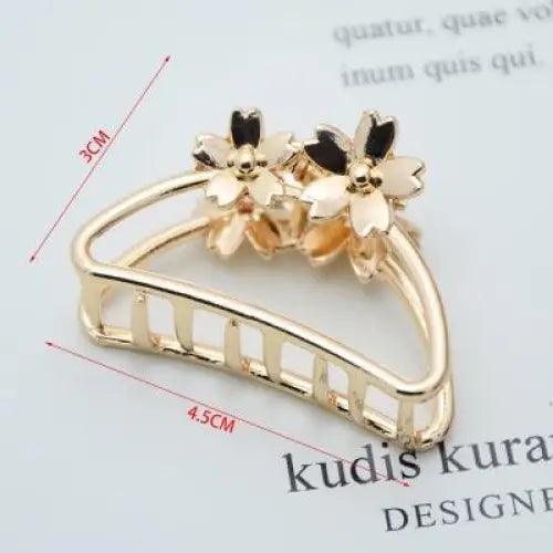 Stylish Geometric Hair Claw For Women Classic Design Metal Claw Clips Hollow Non - slip Hair Catch Jaw Clamp for Women