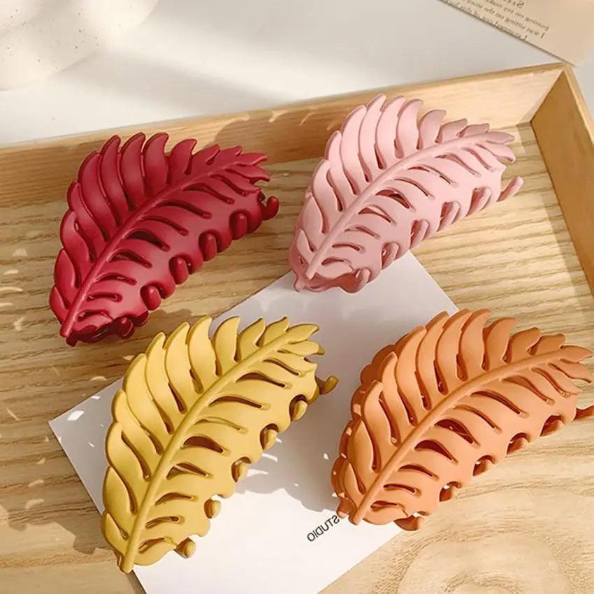 Stylish Large Leaf Non Slip Matte Hair Claw Clips Barrettes Trendy Women’s Fashion Strong Hold Claw Clips Leaf Shape