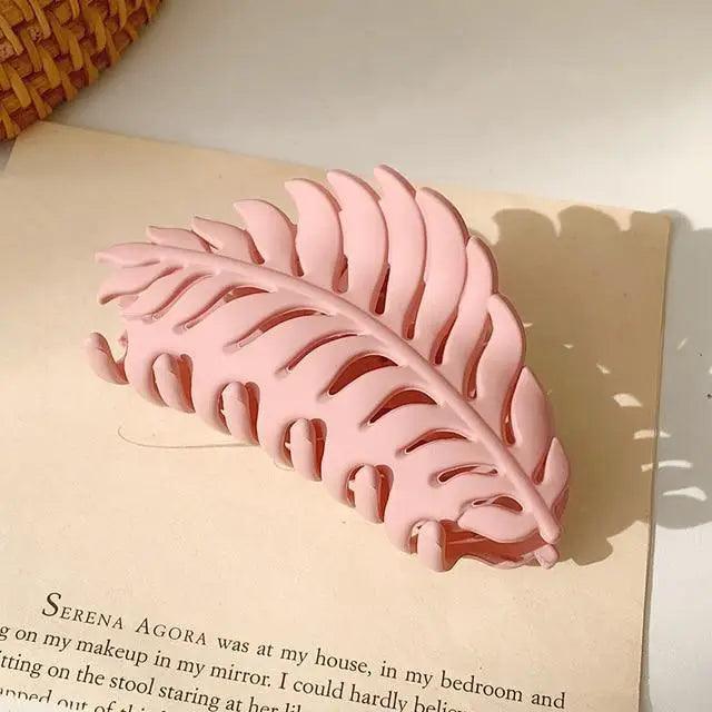 Stylish Large Leaf Non Slip Matte Hair Claw Clips Barrettes Trendy Women’s Fashion Strong Hold Claw Clips Leaf Shape