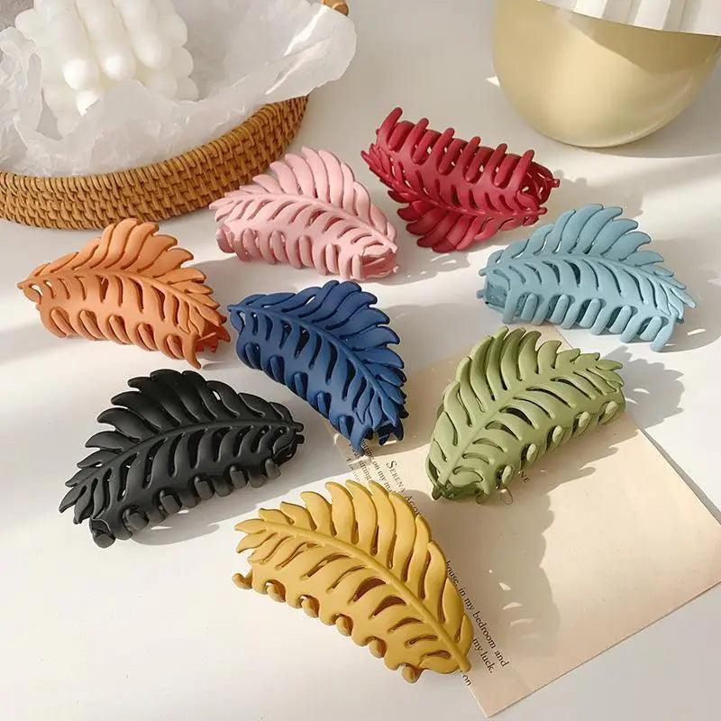 Stylish Large Leaf Non Slip Matte Hair Claw Clips Barrettes Trendy Women’s Fashion Strong Hold Claw Clips Leaf Shape