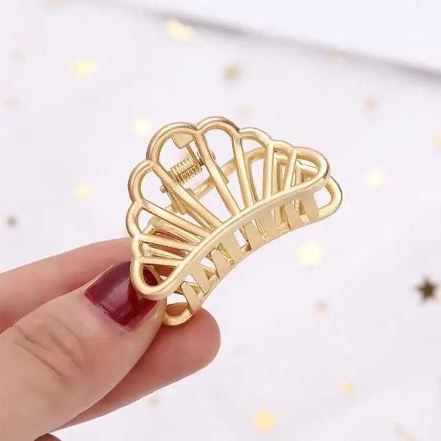 Stylish Solid Color Retro Women Hair Claw Moon Heart Geometric Shapes Hair Clips For Women Cute Metal Gold Hair