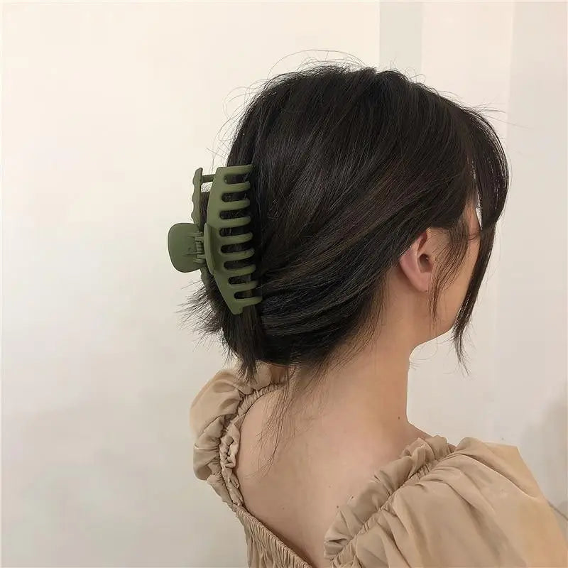 Trendy Matte Hair Claw Clips Nonslip Perfect Jaw hair clamps for Women Stylish Hair Clips Hair Pins Hair Styling Tools