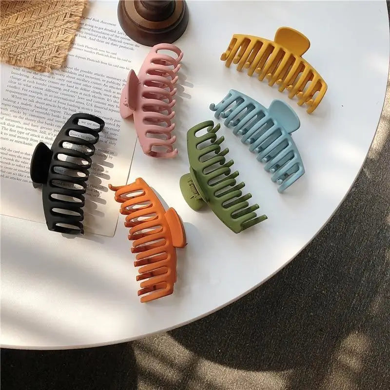 Trendy Matte Hair Claw Clips Nonslip Perfect Jaw hair clamps for Women Stylish Hair Clips Hair Pins Hair Styling Tools