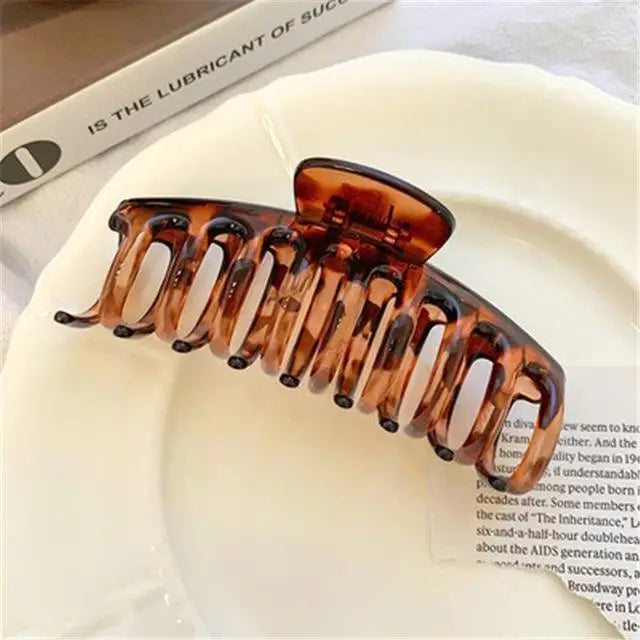 Trendy Matte Hair Claw Clips Nonslip Perfect Jaw hair clamps for Women Stylish Hair Clips Hair Pins Hair Styling Tools