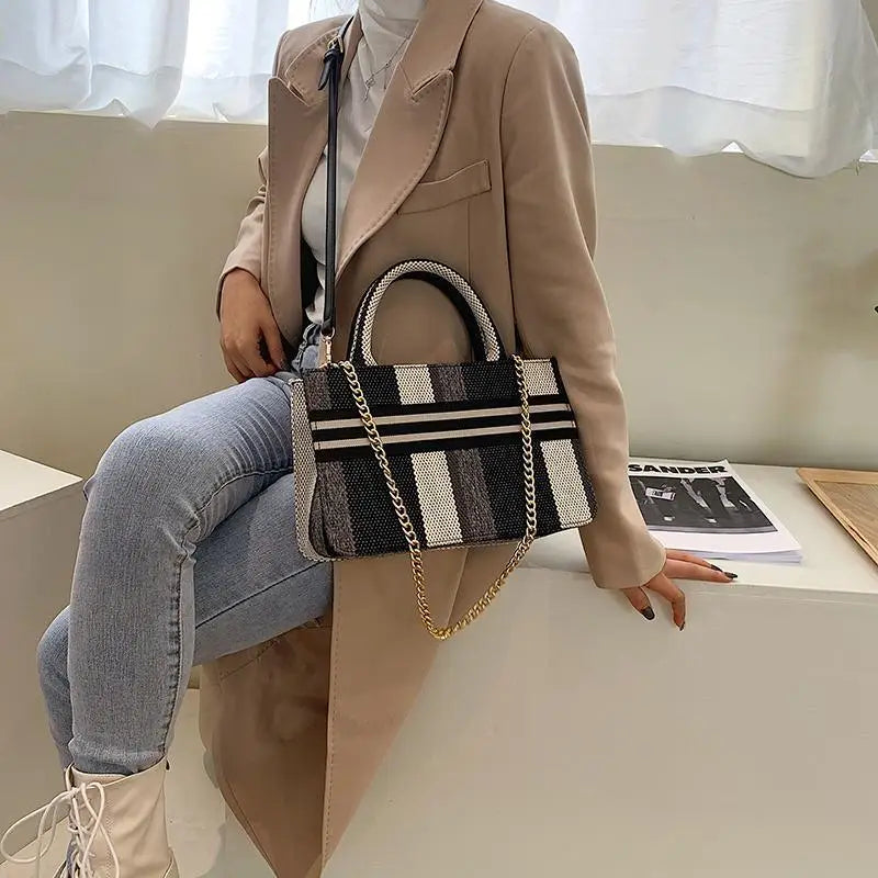 Vintage Style Canvas Handbags Casual Ladies Bags With Large Capacity Shoulder Bags Fashionable Crossbody Bags for Women