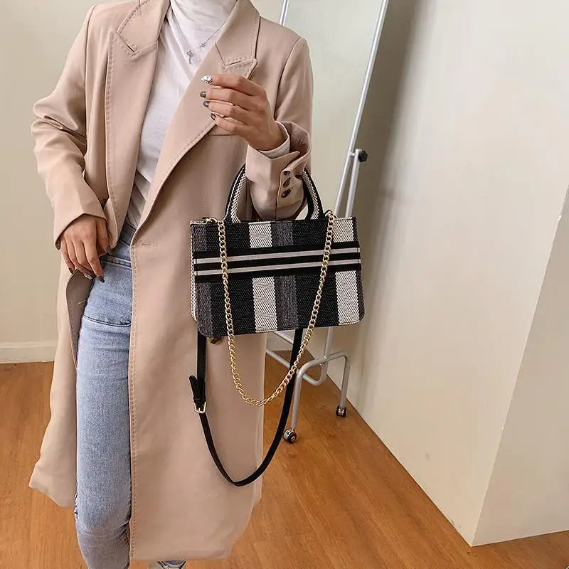 Vintage Style Canvas Handbags Casual Ladies Bags With Large Capacity Shoulder Bags Fashionable Crossbody Bags for Women