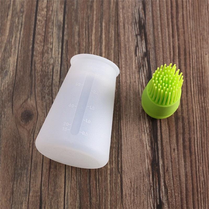 1 Pcs Portable Silicone Oil Bottle with Brush Grill Oil Brushes Liquid Oil Pastry Kitchen Baking BBQ Tool Kitchen Tools for BBQ Silicone Oil Container with Brush Spray Bottle Oil Dispenser for Kitchen Cooking BBQ