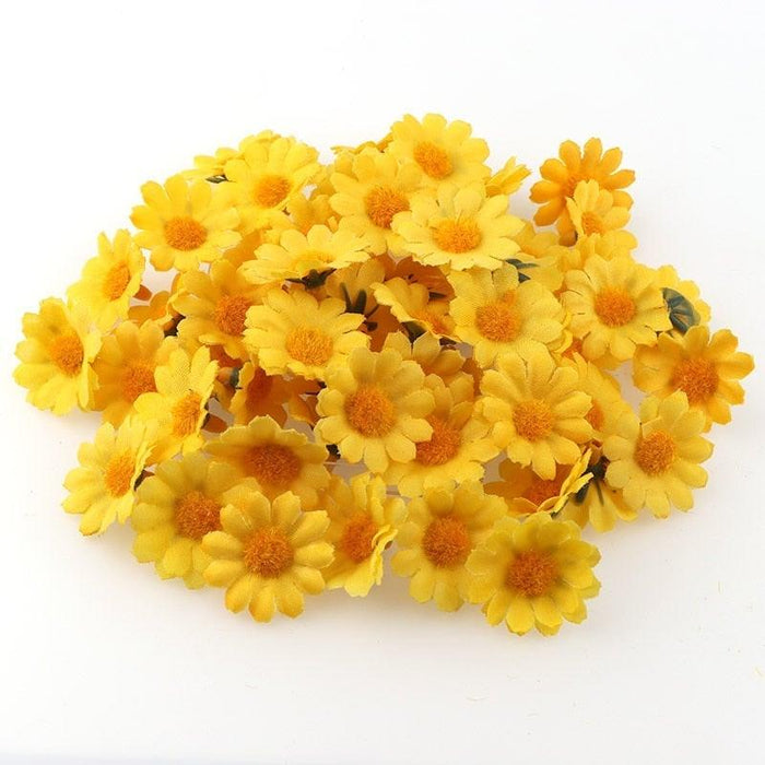 100PC/lot 2.5cm Mini Daisy Decorative Flower Artificial Silk Flowers Party Wedding Decoration Home Decor (without stem) Decoration Flowers Wall Heads for Home Wedding Decoration Wreath Accessories Craft Fake Flower