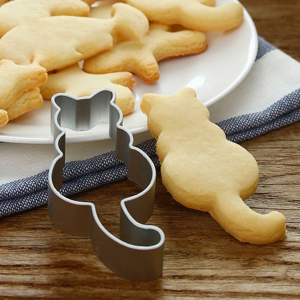 1PC Kitchen Cookie Cutter Cat Shaped Aluminium Mold Sugarcraft Cake Cookies Pastry Baking Cutter Mould Cake Decorating Tools Cute Cat Cookie Cutter Mold Cookie Stamp Perfect For Baking Treats Cookies And Crafts