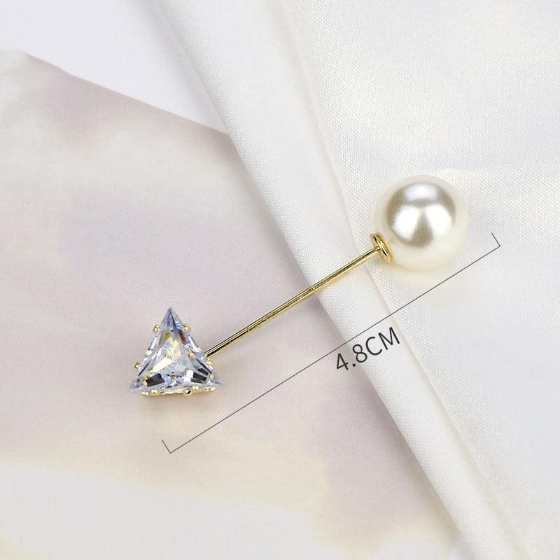 1pcs Fashion Pearl Fixed Strap Charm Safety Pin Sweater Cardigan Clip Brooches Rhinestone Metal Jewelry Sweater Shawl Clips Faux Crystal and Pearl Pins for Fixing on Sweaters