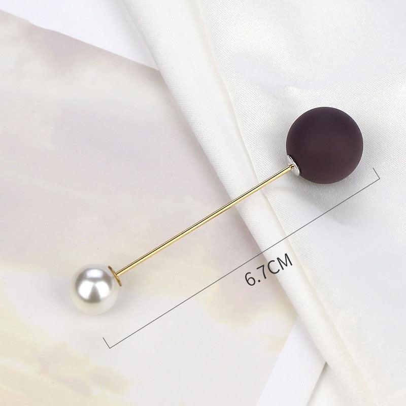 1pcs Fashion Pearl Fixed Strap Charm Safety Pin Sweater Cardigan Clip Brooches Rhinestone Metal Jewelry Sweater Shawl Clips Faux Crystal and Pearl Pins for Fixing on Sweaters