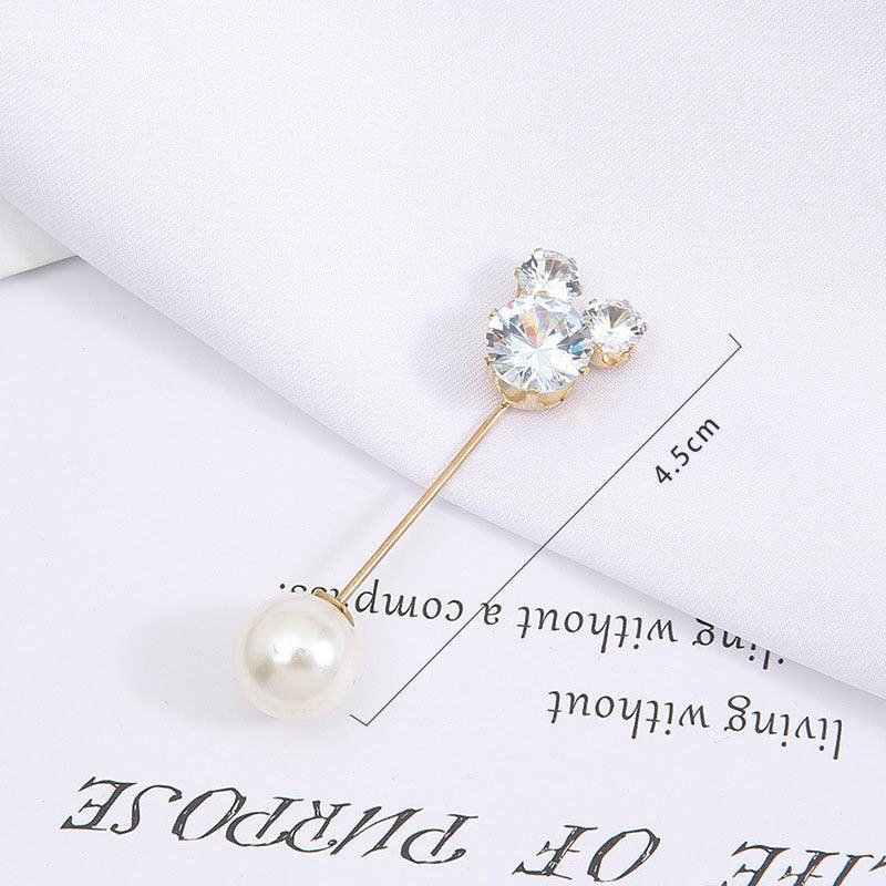 1pcs Fashion Pearl Fixed Strap Charm Safety Pin Sweater Cardigan Clip Brooches Rhinestone Metal Jewelry Sweater Shawl Clips Faux Crystal and Pearl Pins for Fixing on Sweaters