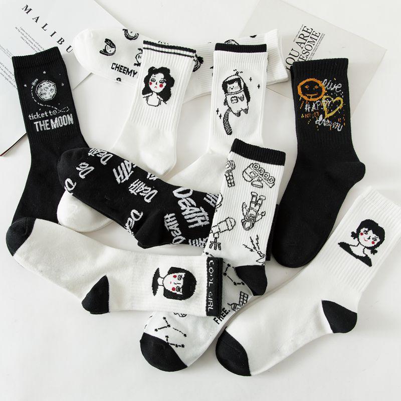 New Autumn Black and White Sports Women Socks Combed Out Of Pure Cotton Cute Winter Socks Kawaii Cute Warm Thick Socks For Men And Women