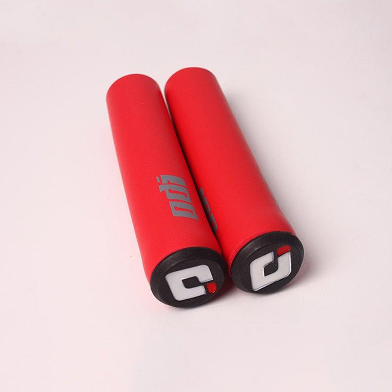 2PCS Bicycle Grips Handlebar Grips Soft Mountain Bike Silicone Handle Bar Grip Bicycle Comfortable Non-Slip Bicycle Handle Grips Handle Bar End Grips Mountain Bike Grips