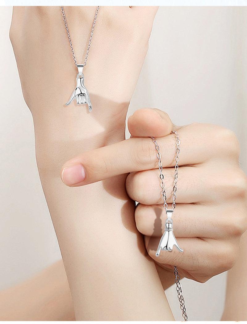 2Pcs Hold Hand Couple Bracelet Pinky Promise Pull Hook Hand Pendant Chain Hand Pendant Necklace Set Adjustable Rope Link Chain Couple Matching Necklace For Best Friend Couples Party Birthday Gifts