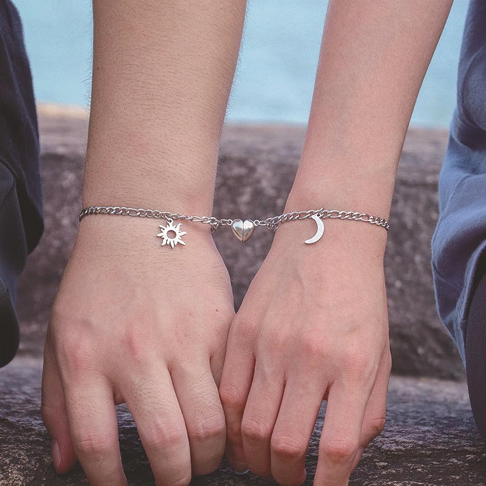 2pcs/set Stainless Steel Sun Moon Couple Bracelets Magnet Attraction Love Heart Shaped Charms Couples Bracelet Stainless Steel Chain Bracelets Charm Jewelry Matching Couple Bracelets