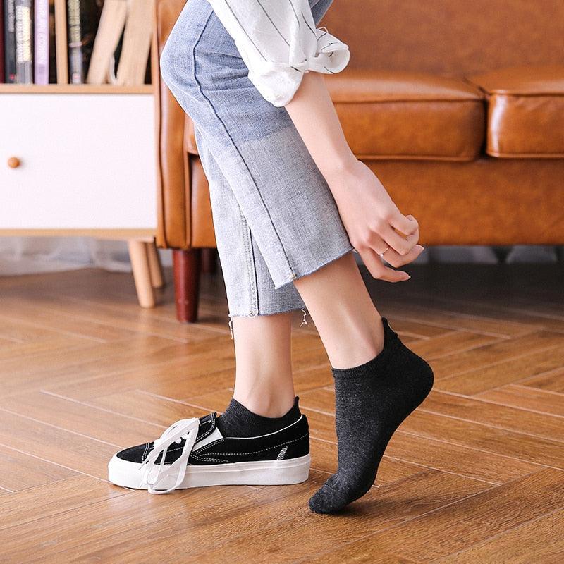 4 Pairs Fashion Socks New Spring Cotton Non-Slip No-Show Boat Socks Novelty Girls Cute Heart Embroidery Casual Funny Ankle Socks Pack For Women