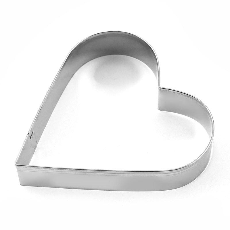 5Pcs/Set Heart Shape Cookie Cutter Mold New Year Decoration Cake Biscuit Baking Tools Christmas Cookie Moulds Kitchen Tools Heart Shaped Cookie Cutters Stainless Steel Biscuit Pastry Cutters