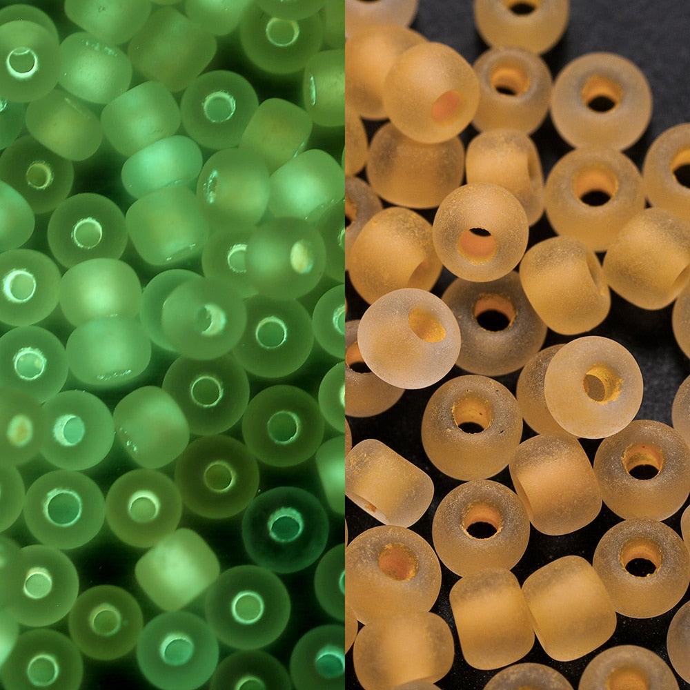 600pcs 3mm Luminous Glass Seed Beads Glow In The Dark Loose Spacer Beads for Jewelry Marking Necklace Bracelet Accessories Frosted Transparent Glass Rice Beads Handmade Beaded Jewelry Accessories