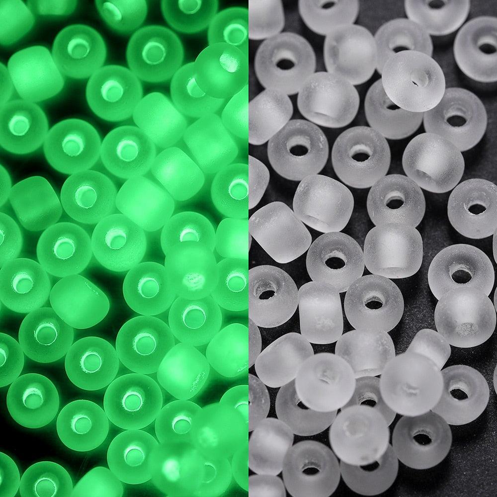 600pcs 3mm Luminous Glass Seed Beads Glow In The Dark Loose Spacer Beads for Jewelry Marking Necklace Bracelet Accessories Frosted Transparent Glass Rice Beads Handmade Beaded Jewelry Accessories