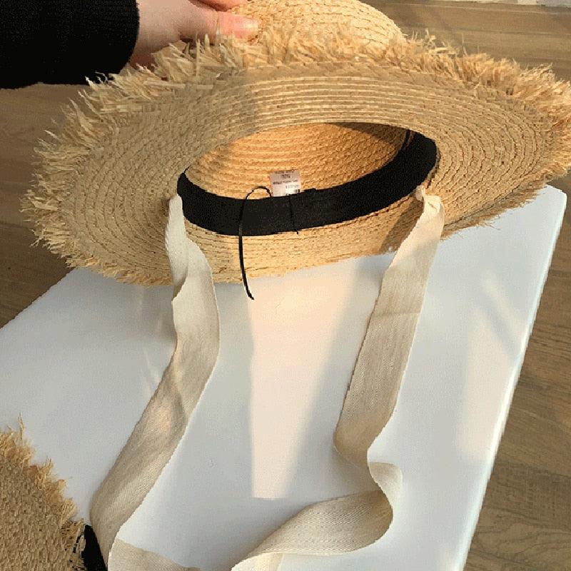 Vintage Straw Hat Women Wide Sun Protection Beach Hat Black And White Ribbon Bowknot Cute Design Straw Cap Women Elegant Summer Hat Beach Fedoras Casual Ladies Flat Top Hat