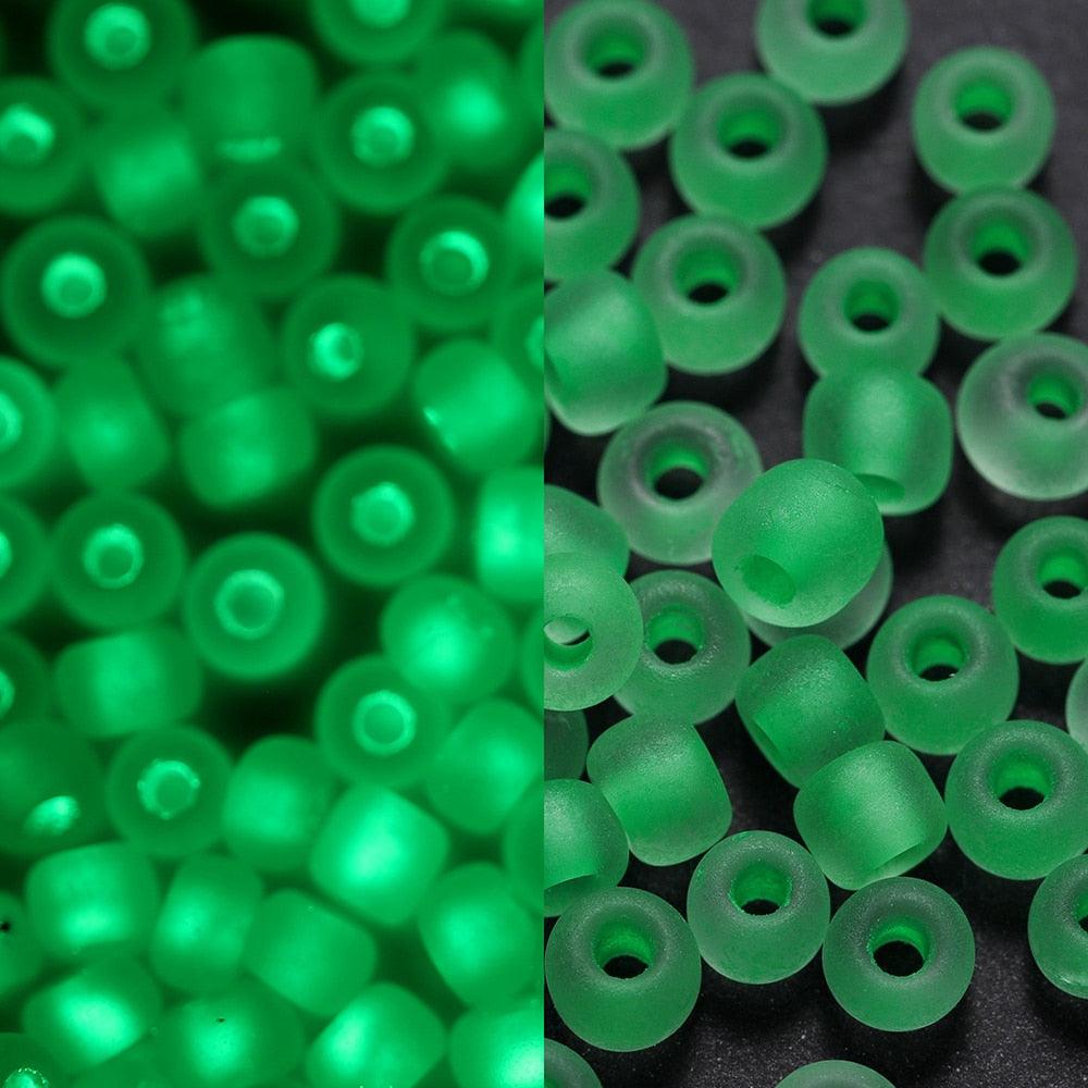 600pcs 3mm Luminous Glass Seed Beads Glow In The Dark Loose Spacer Beads for Jewelry Marking Necklace Bracelet Accessories Frosted Transparent Glass Rice Beads Handmade Beaded Jewelry Accessories