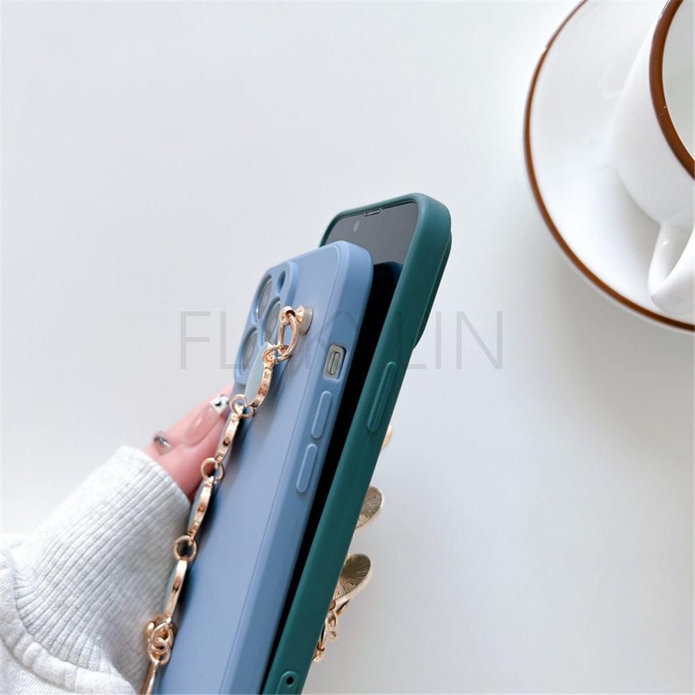 Soft Silicone Love Heart Chain Luxury Soft Flexible with Love Heart Chain Bracelet Hand Strap Girly Women Protective Cover for iPhone Wrist Bracelet Phone Case For iPhone 12 13 14 Pro Max Mini 11 Pro Max X XS Max XR 7 8 Plus