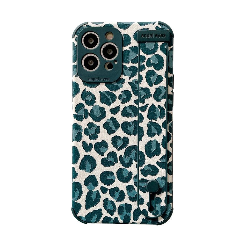 Black White Leopard Milk Pattern PU Leather Phone Case For iPhone 14 13 12 11 Pro XS MAX X XR 8 Plus Cover Hand Band Wrist Strap Women Leopard Pattern Clear Phone Case with Camera Protection Phone Protective Cover Modern Design Phone Cases