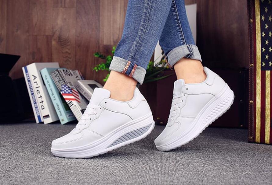 Black Women Sneakers Breathable Waterproof Ladies Sneaker Leather Casual Sport Casual Sports Flat Low Top Sneaker Lace-up Classic Girls Comfortable Women's Sneakers