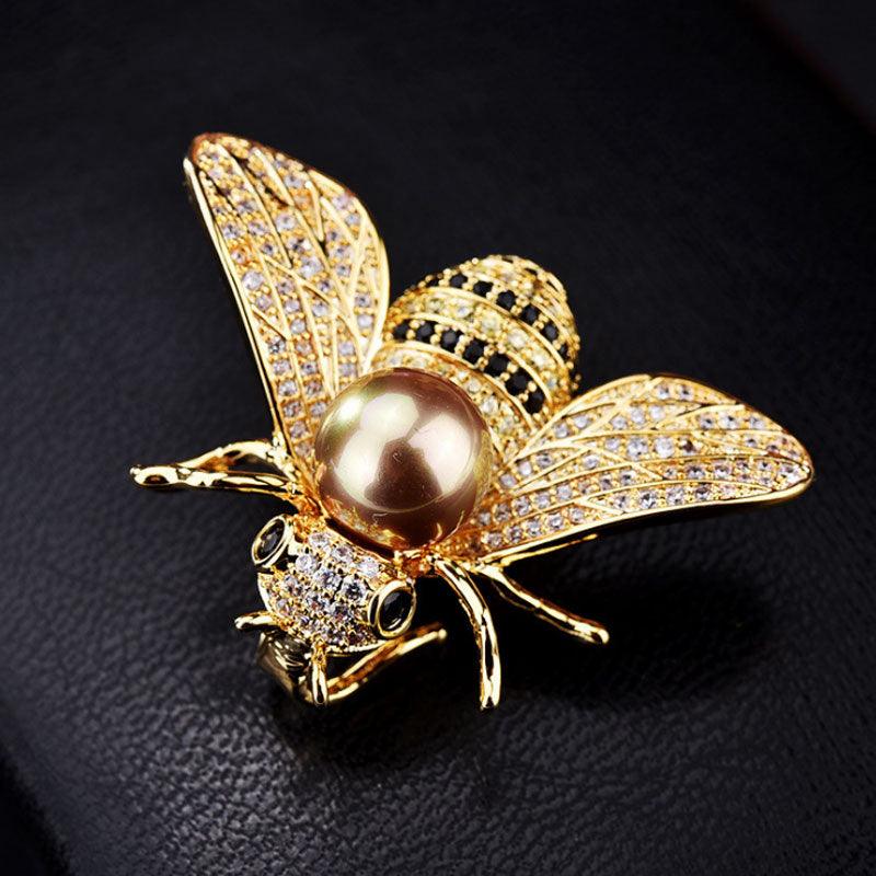 Charming Small Rhinestone Bee Brooch Luxury Insect Brooch Pin Elegant Everyday Comfortable Brooch Women Delicate Little Bee Brooches Lightweight Pin Brooch Jewelry Gifts For Girl