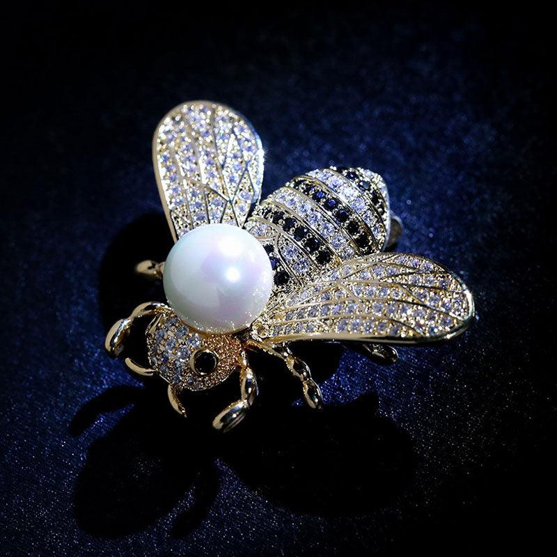 Charming Small Rhinestone Bee Brooch Luxury Insect Brooch Pin Elegant Everyday Comfortable Brooch Women Delicate Little Bee Brooches Lightweight Pin Brooch Jewelry Gifts For Girl