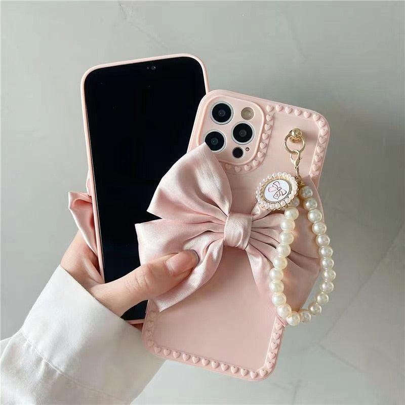 Cute Luxury Fashion 3d Bow Pearl Bracelet Girl Soft Case For iPhone 11 12 13 Pro Max 7 8 Plus Xr X Xs Se Anti-drop Cover Pearl Chain Bow Phone Case Ideal for iPhone Elegant Phone Case