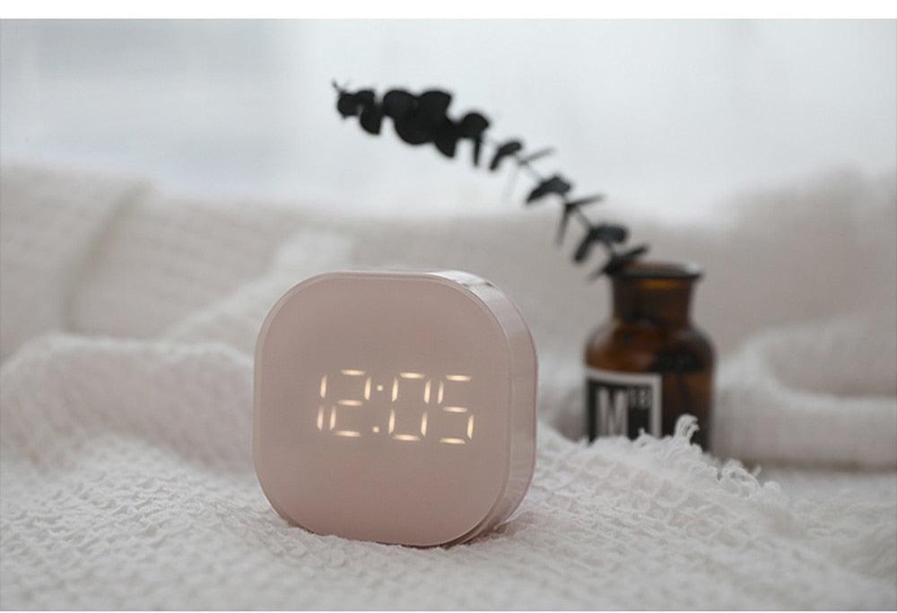 Electronic Square Silent Bedside Alarm Clock Intelligent Temperature Sensing Magnetic Attraction Desk Clock Mini Battery Operated Alarm Clock  Home Decor