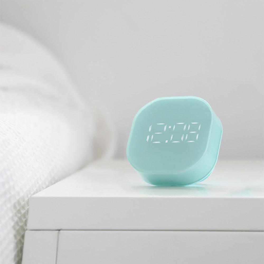 Electronic Square Silent Bedside Alarm Clock Intelligent Temperature Sensing Magnetic Attraction Desk Clock Mini Battery Operated Alarm Clock  Home Decor