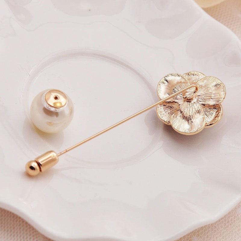 Elegant Brooch Pin Classic Rose Head Retro Style Brooch Pin For Women Unique Design White Pearl Brooch Pin Wedding Bridal Scarf Party Dress Bride Jewelry Gifts Black White Flower Rose Female Brooches Accessories