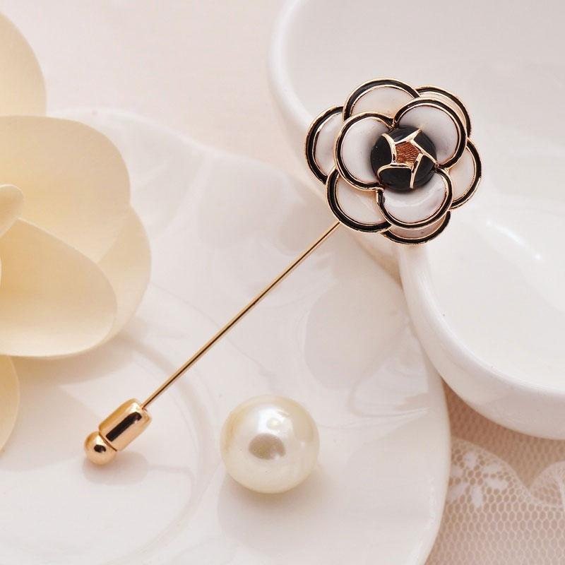 Elegant Brooch Pin Classic Rose Head Retro Style Brooch Pin For Women Unique Design White Pearl Brooch Pin Wedding Bridal Scarf Party Dress Bride Jewelry Gifts Black White Flower Rose Female Brooches Accessories