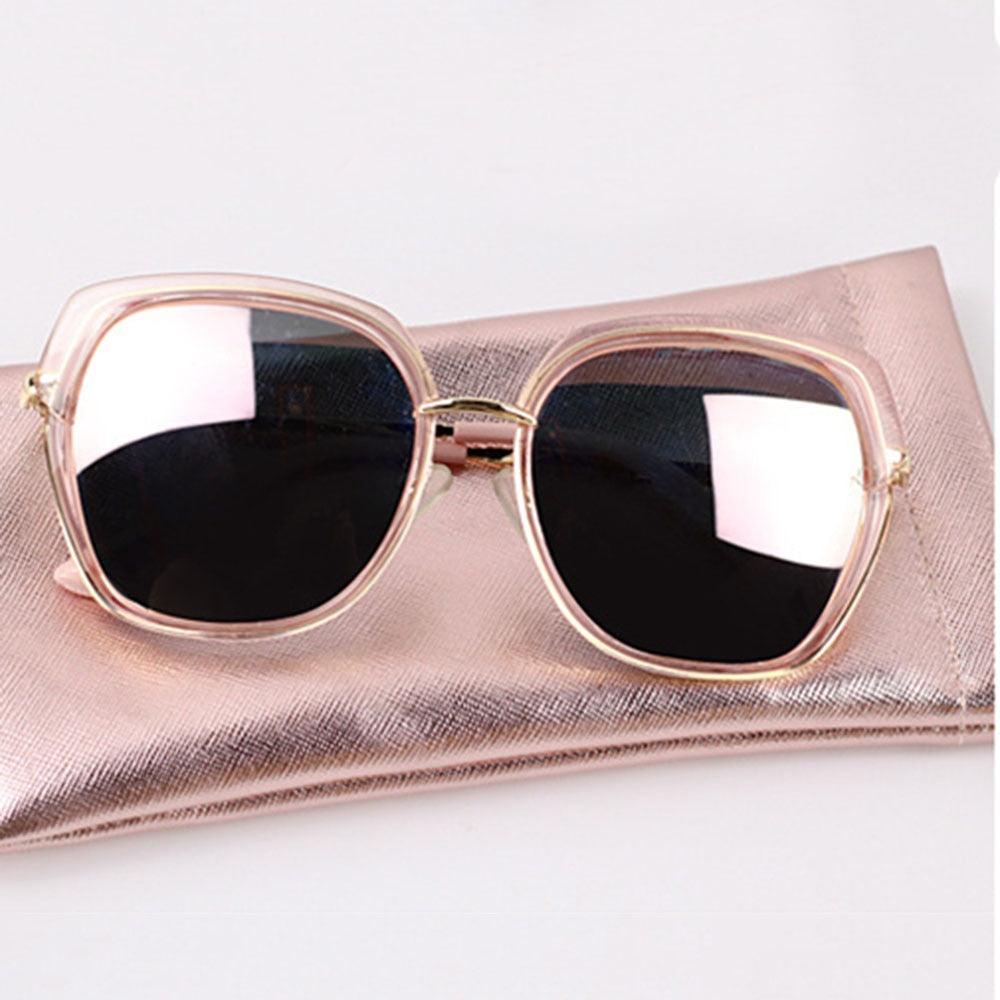 Elegant Leather Protable Women Sunglasses Protector Travel Pack Pouch Glasses Case Eyewear Oversize Sunglasses Bag Portable Squeeze Leather Sunglasses Pouch Anti-Scratch Sunglasses Bag Case