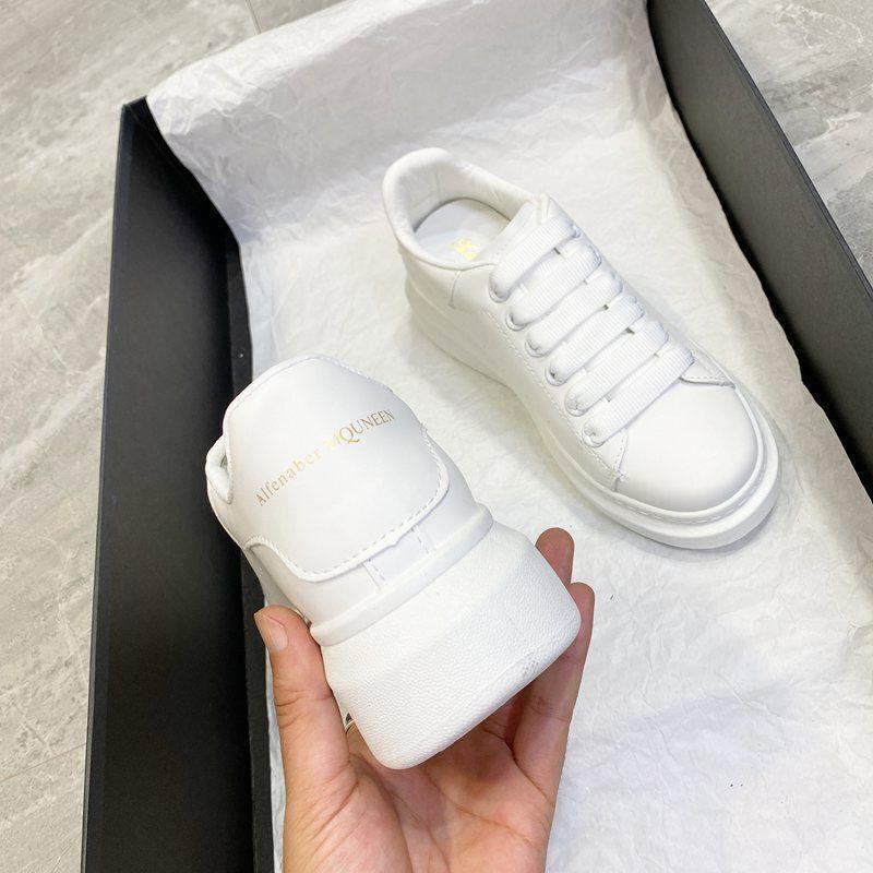 Elegant Mens Spring White Sneakers Platform Tenis Comfortable Sneakers Leather Male Spring Flats Trainers Outdoor Mens Casual Sports High Quality Sneakers