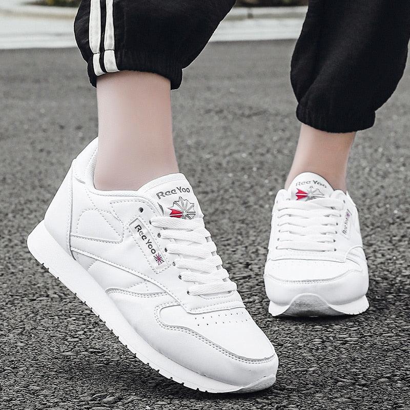 Elegant White Leather Mans Womens Sneakers Summer Lace-Up Trainers Gym Tennis Running Breathable High Quality Sport Women Mesh Wokrout Casual Slip On Flats Sneakers