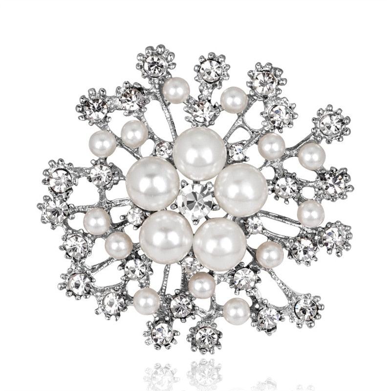 Elegant White Pearl Brooch Crystal Christmas Holiday Party White Elegant Pearl Luxury Wedding Brooch Pin For Women Christmas Snowflake Flower Brooch Pins For Women Girl Wedding Jewelry Gift