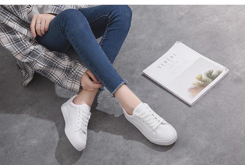 Elegant White Sneakers Womens Spring Summer Breathable Sneakers Flat Shoe Causal Womens Walking Shoes Slip On Mesh Lightweight Comfortable Sneakers