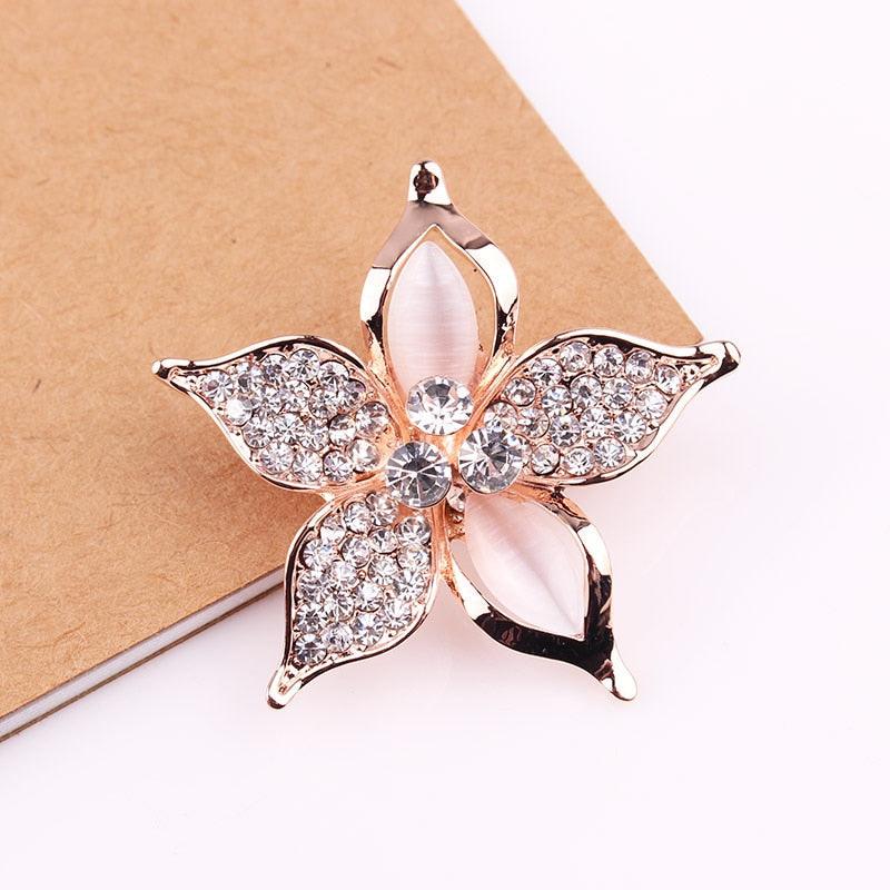 Elegant Women Brooches Lovely Luxury Crystal Butterfly Animal Insect Rhinestone Pins Beautiful Multi Style Gifts Women Girls Flower Rhinestone Flower Corsage Women's Party Jewelry