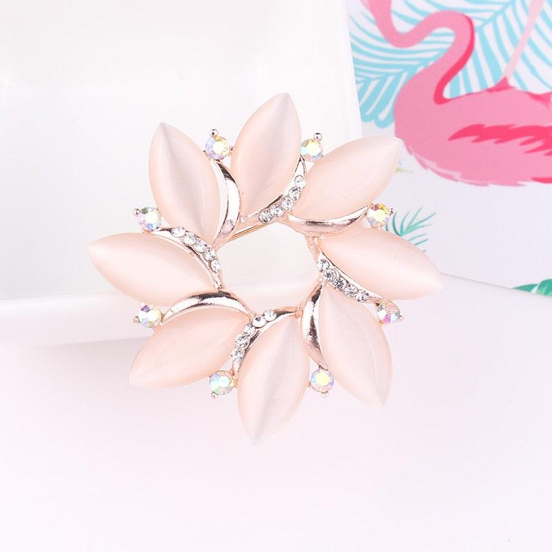 Elegant Women Brooches Lovely Luxury Crystal Butterfly Animal Insect Rhinestone Pins Beautiful Multi Style Gifts Women Girls Flower Rhinestone Flower Corsage Women's Party Jewelry