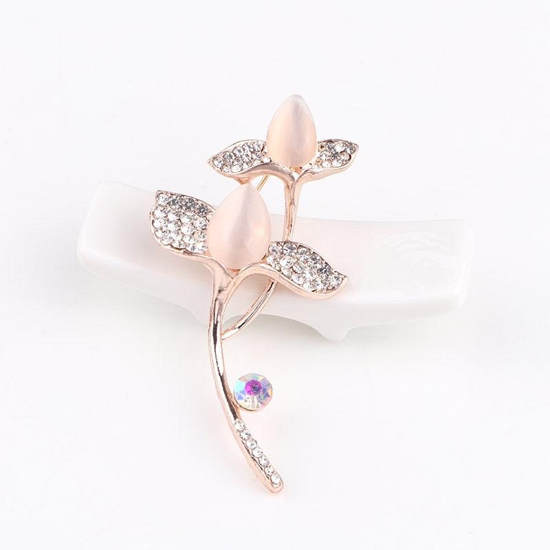 Elegant Women Brooches Lovely Luxury Crystal Butterfly Animal Insect Rhinestone Pins Beautiful Multi Style Gifts Women Girls Flower Rhinestone Flower Corsage Women's Party Jewelry