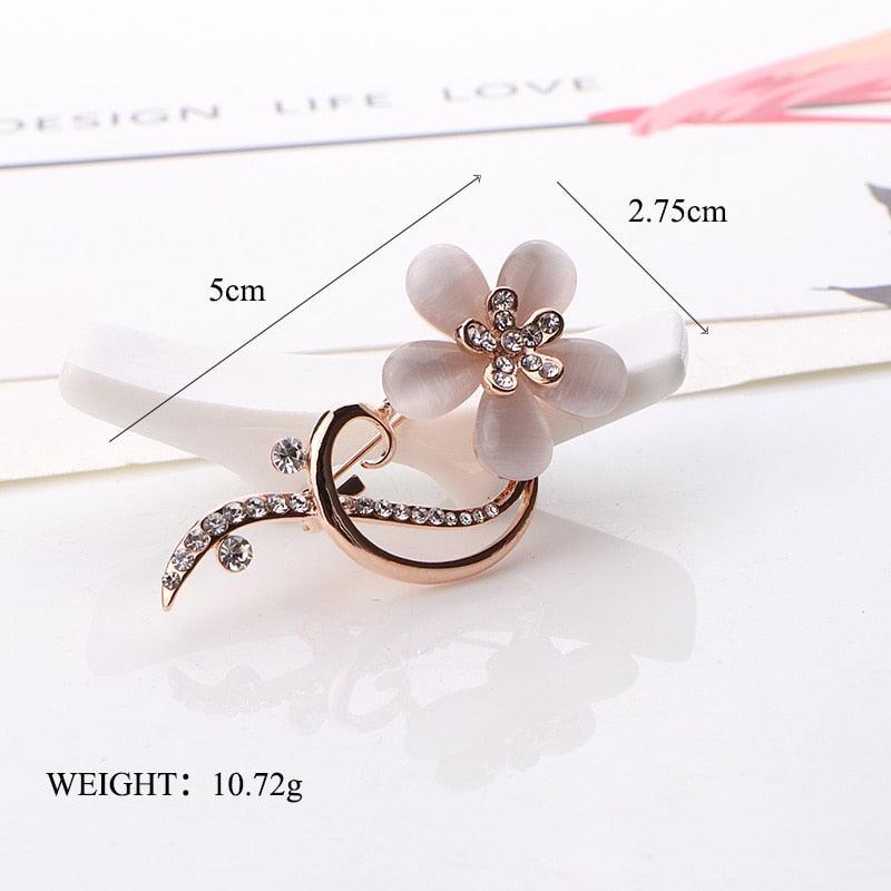 Elegant Women Brooches Lovely Luxury Crystal Butterfly Animal Insect Rhinestone Pins Beautiful Multi Style Gifts Women Girls Flower Rhinestone Flower Corsage Women's Party Jewelry