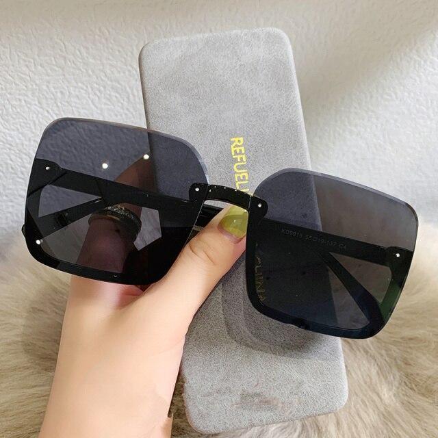 Fashion Design Women Square Sunglasses Big Frame Style Oversized Fashionable Sun Glasses For Men Popular Trendy Style Sunglasses UV400 Protection Sun Glasses